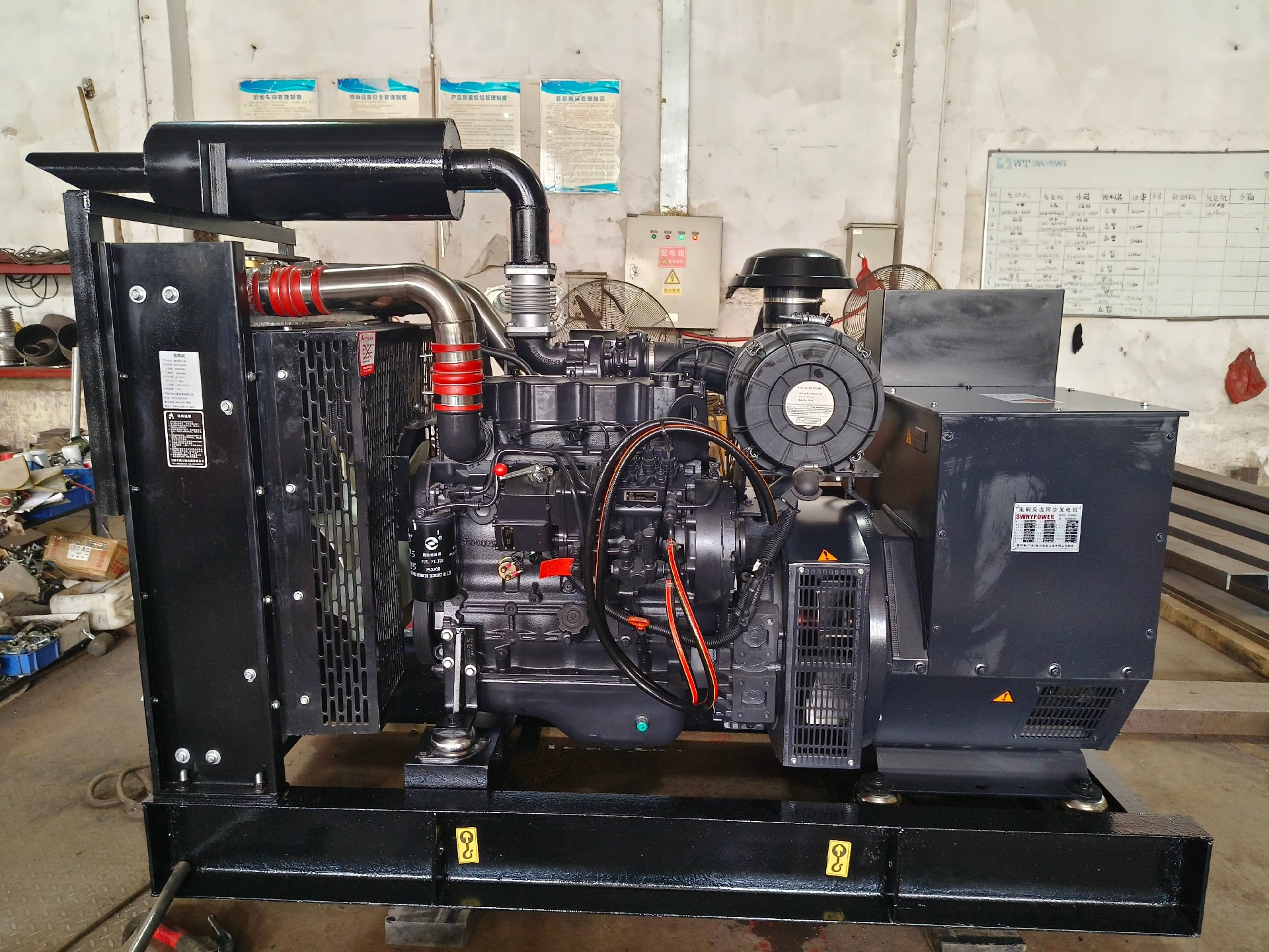 一台100KW发电机组今日出厂发往项目地
